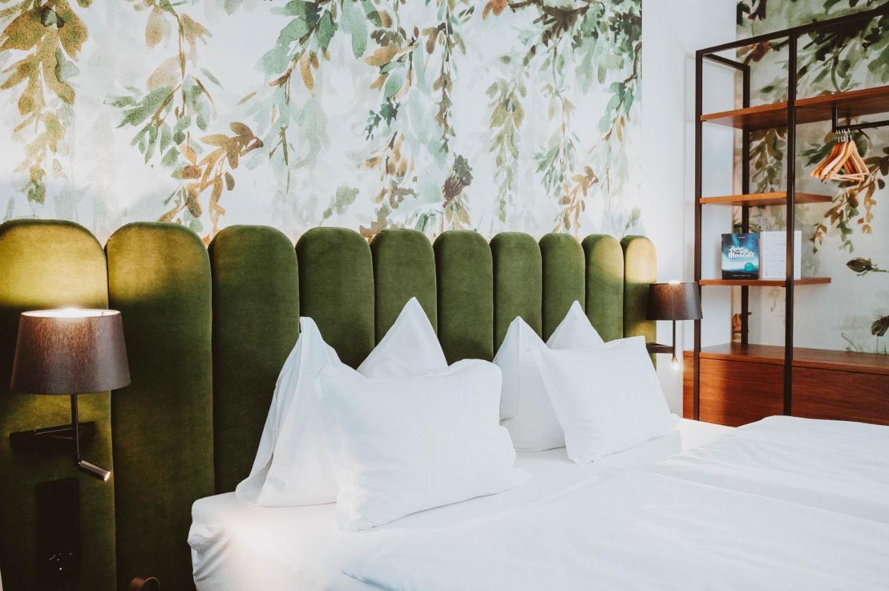 Hotel Bruecklwirt Niklasdorf Bagian luar foto