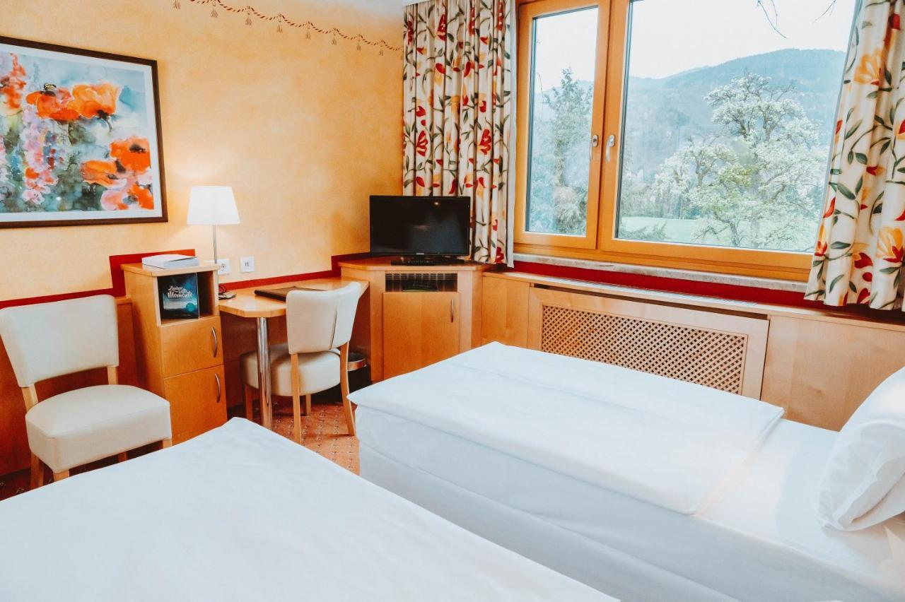 Hotel Bruecklwirt Niklasdorf Bagian luar foto