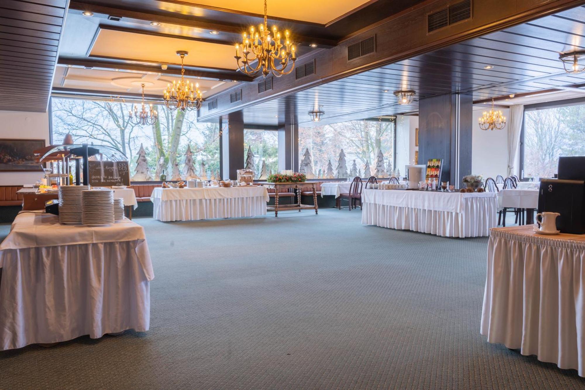 Hotel Bruecklwirt Niklasdorf Bagian luar foto