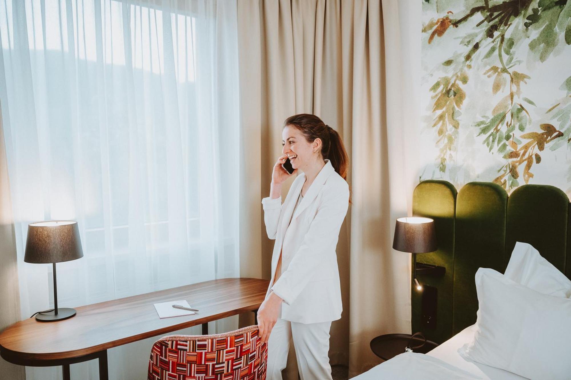 Hotel Bruecklwirt Niklasdorf Bagian luar foto