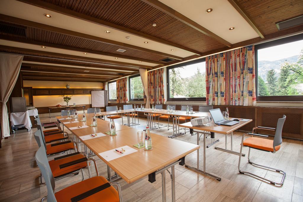 Hotel Bruecklwirt Niklasdorf Bagian luar foto