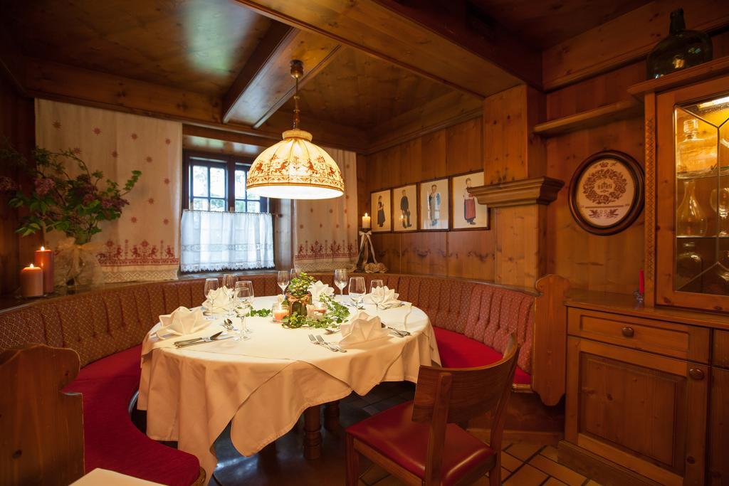 Hotel Bruecklwirt Niklasdorf Bagian luar foto